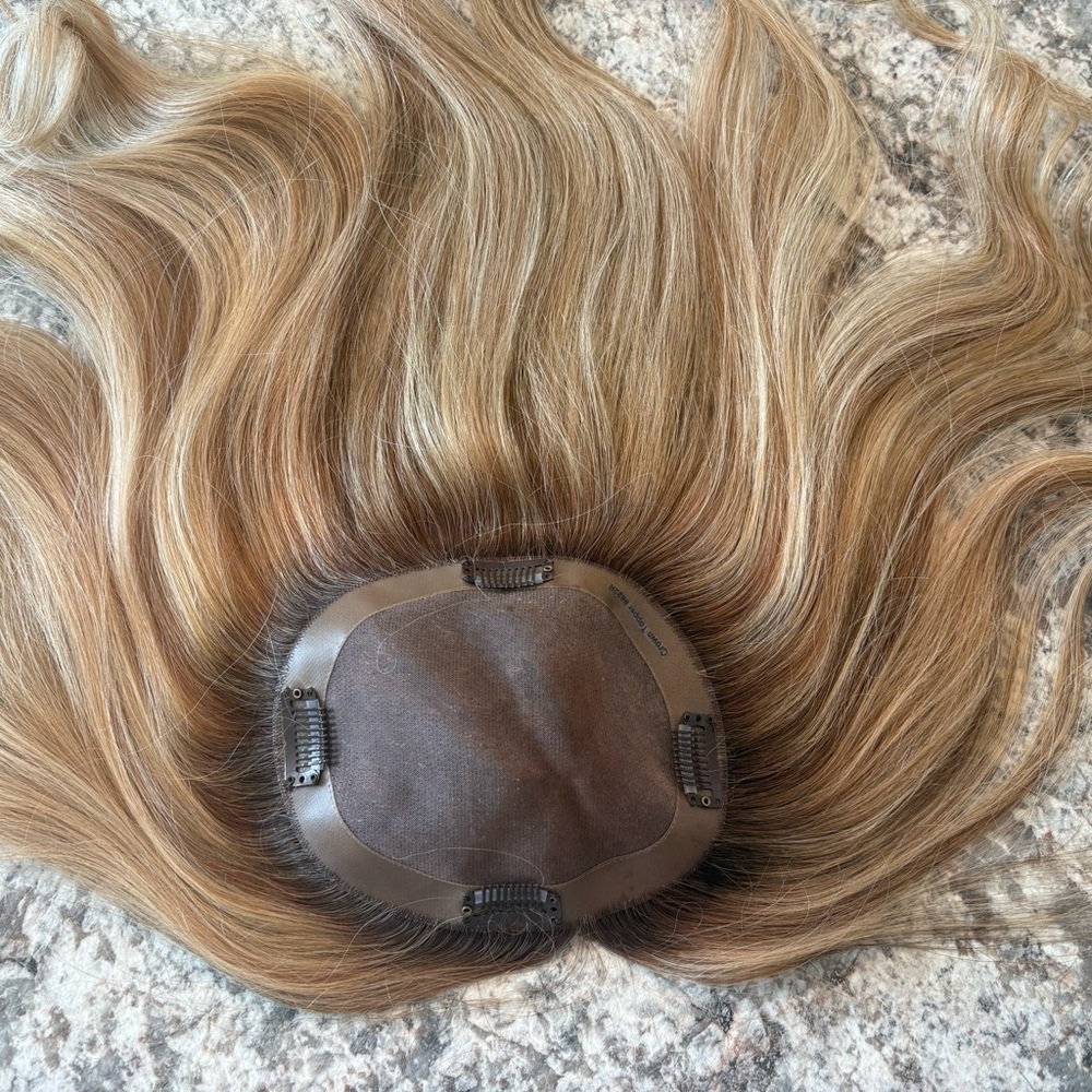 Hidden Crown Bundle Topper and Halo #622 Light Caramel Honey Blonde 16IN 140gram - Picture 6 of 13